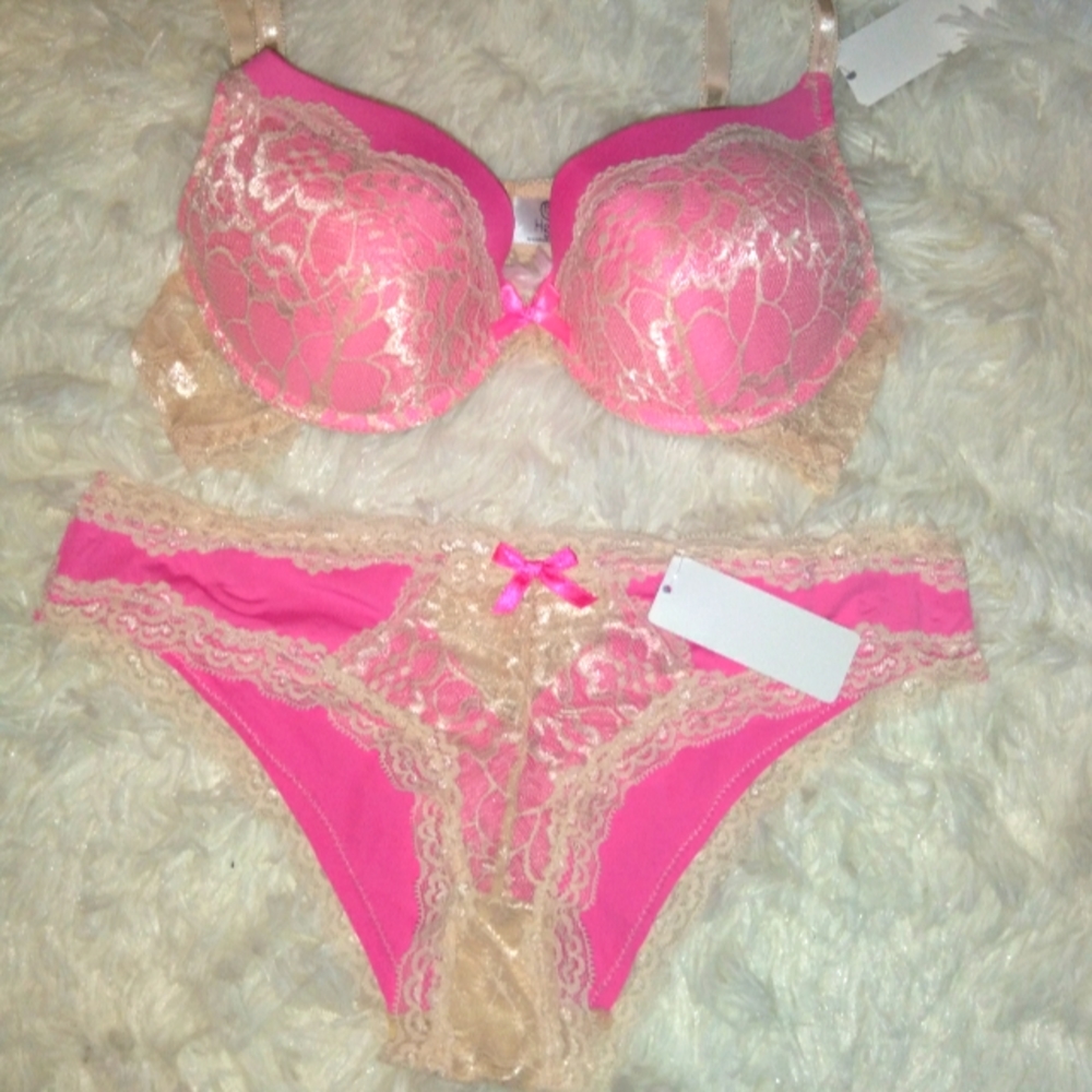 LINGERIE.